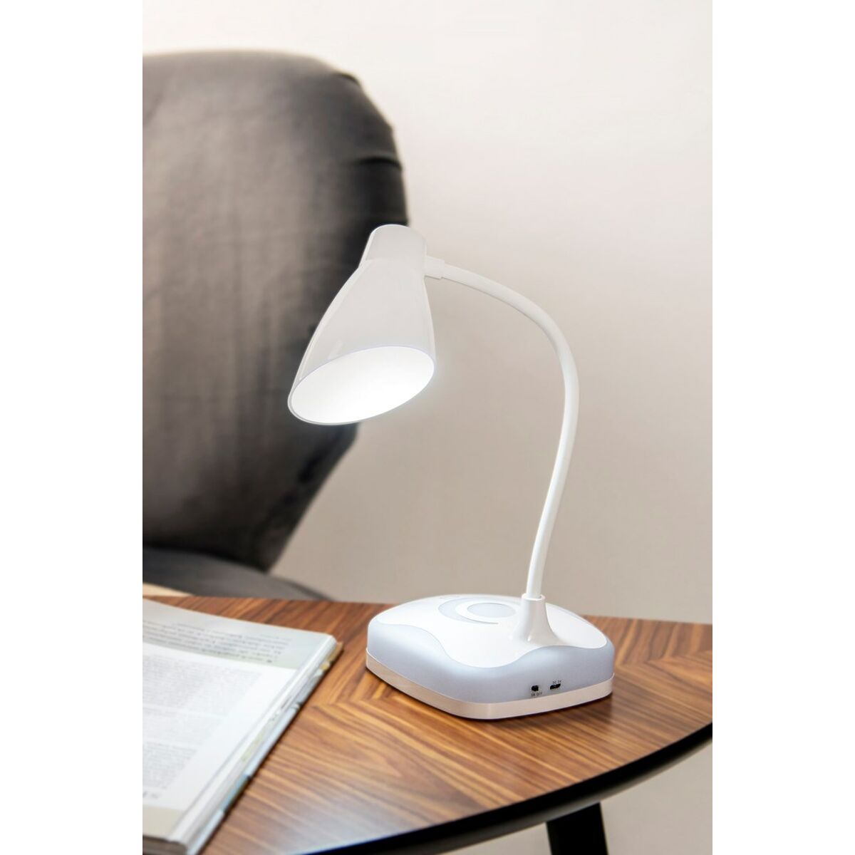 Activejet AJE-CLASSIC PLUS table lamp White 6000 K 80 Plastic 7 W 5 V 11 x 3 x 10.5 cm