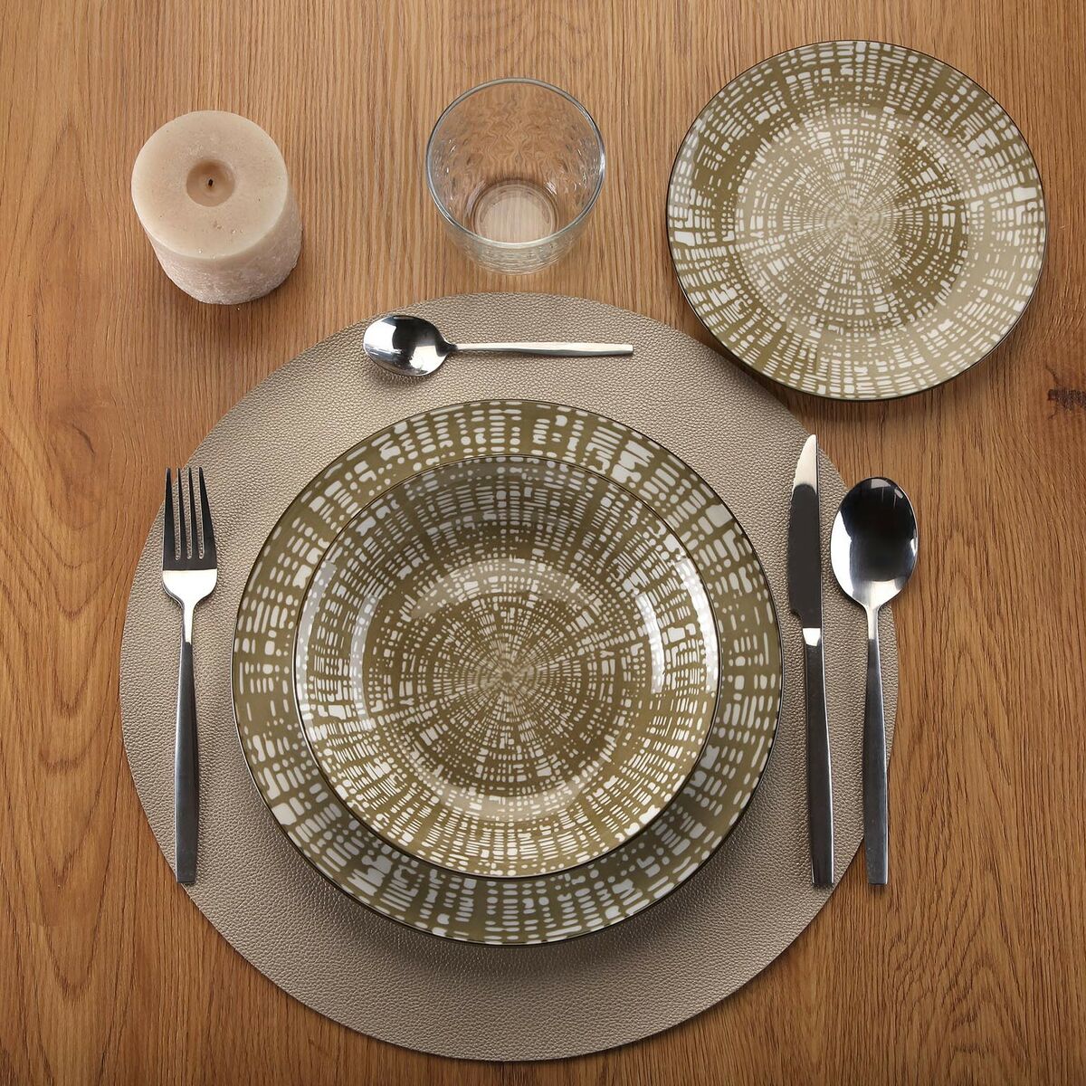 Versa Everly 18-Piece Porcelain Dinnerware Set