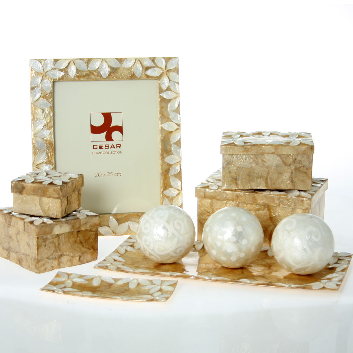 Alexandra House Living Centerpiece Beige Natural Mother of Pearl 2 x 18 x 36 cm