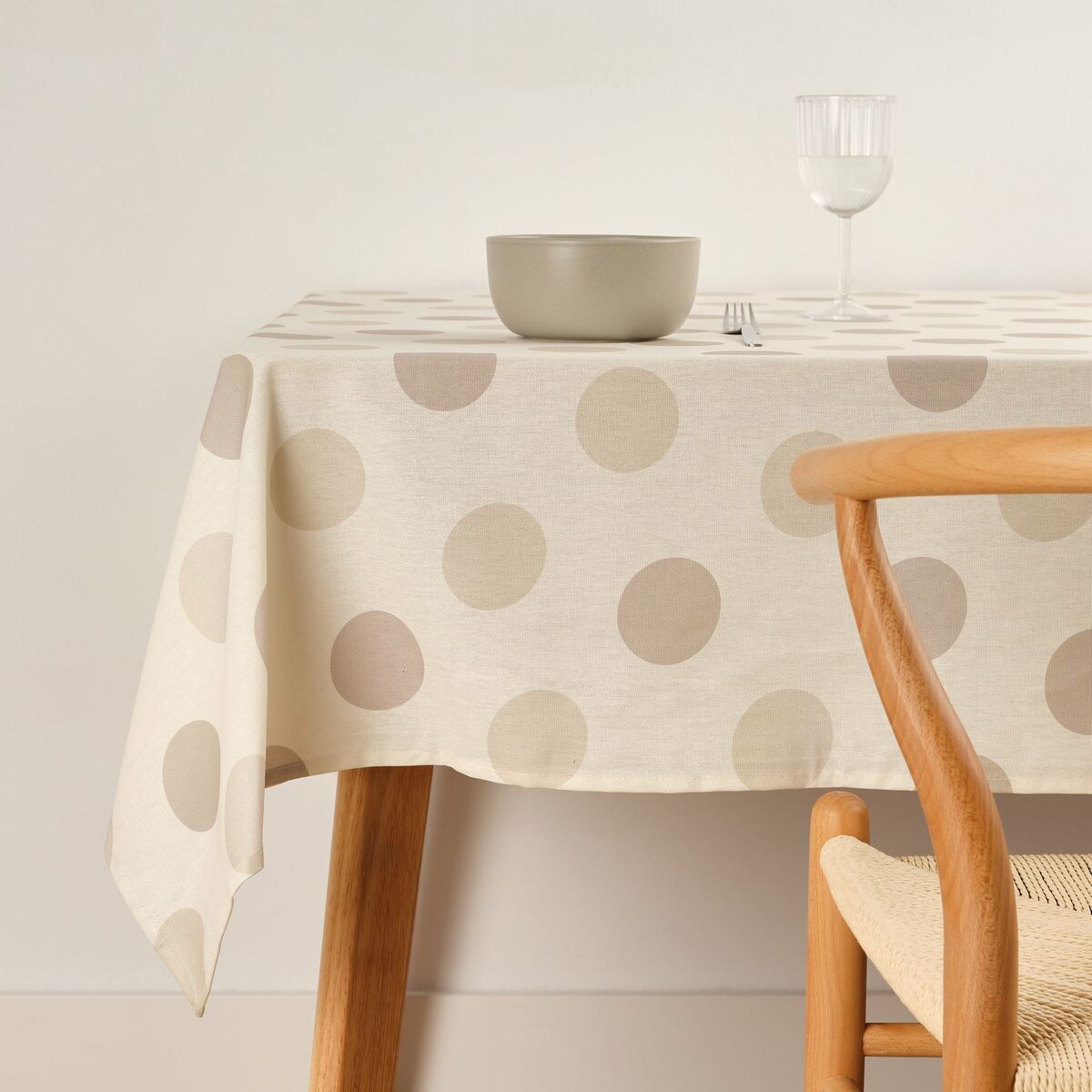 Stain-resistant tablecloth Belum 0120-308 140 x 140 cm Circles