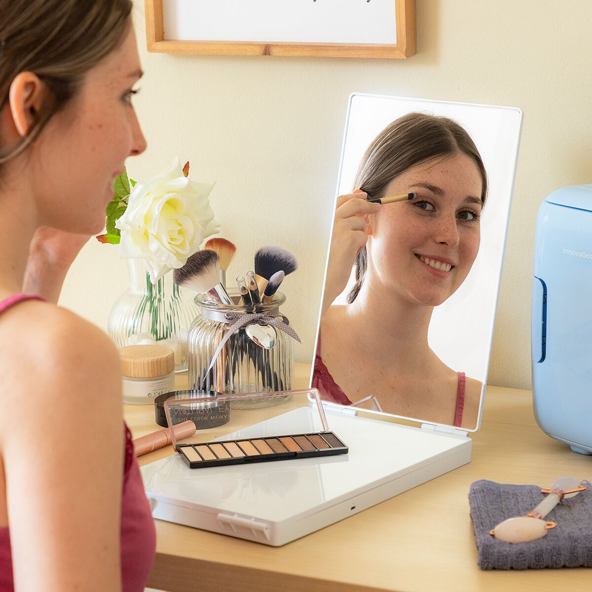 Bathroom mirror with LED light and 360º vision InnovaGoods